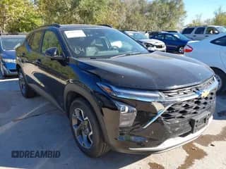 2025 Chevrolet Trax LT с VIN KL77LHEP4SC241942, выставлен на аукционе IAAI как лот 43491767 с пробегом 7 772 миль миль и . История ставок и продаж доступна на DreamBid. Изображение 1.