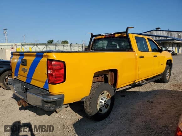 2017 Chevrolet Silverado 2500HD Work Truck z VIN 1GC1CUEG0HF179576, wystawiony jako Copart lot #67598644 z przebiegiem 185 628 mil mil oraz Czysty tytuł • Clean title. Historia ofert i sprzedaży dostępna na DreamBid. Obrazek 3.