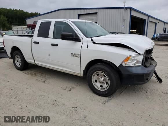 2015 Ram 1500 Tradesman z VIN 1C6RR6FG8FS565413, wystawiony jako Copart lot #72060465 z przebiegiem 213 717 mil mil oraz Szkoda całkowita • Salvage title. Historia ofert i sprzedaży dostępna na DreamBid. Obrazek 4.