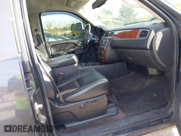 2010 Chevrolet Silverado 1500 LTZ with VIN 3GCRKTE39AG216612, listed as a IAAI auction lot 43206385 with 203,837 mi miles and . Bid and sale history available at DreamBid. Image 5.