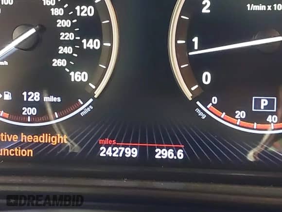 2013 BMW 5 Series 550i с VIN WBAFR9C57DDX80070, выставлен на аукционе IAAI как лот 42321448 с пробегом 242 799 миль миль и . История ставок и продаж доступна на DreamBid. Изображение 15.