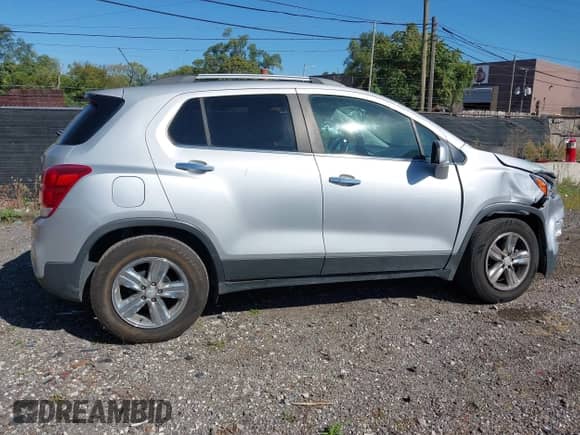 2019 Chevrolet Trax LT с VIN 3GNCJLSB2KL235460, выставлен на аукционе IAAI как лот 43324341 с пробегом 90 825 миль миль и . История ставок и продаж доступна на DreamBid. Изображение 13.