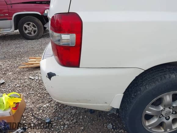 2007 Toyota Highlander z VIN JTEHP21A170206287, wystawiony jako IAAI lot #42968921 z przebiegiem 230 510 mil mil oraz . Historia ofert i sprzedaży dostępna na DreamBid. Obrazek 13.