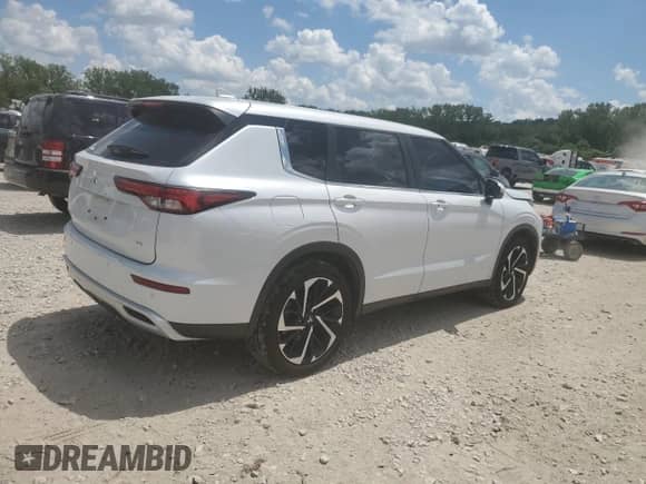 2023 Mitsubishi Outlander SE with VIN JA4J4UA86PZ031337, listed as a Copart auction lot 64578305 with 60,120 mi miles and Salvage title. Bid and sale history available at DreamBid. Image 3.