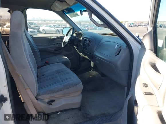 1997 Ford F-150 с VIN 1FTDX08W0VKD14653, выставлен на аукционе IAAI как лот 43563316 с пробегом 123 894 миль миль и . История ставок и продаж доступна на DreamBid. Изображение 5.