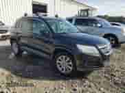 2009 Volkswagen Tiguan S с VIN WVGAV75N09W500104, выставлен на аукционе Copart как лот 69823825 с пробегом 98 190 миль миль и Списание • Salvage title. История ставок и продаж доступна на DreamBid. Изображение 4.