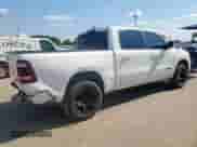 2021 Ram 1500 Big Horn z VIN 1C6SRFFTXMN674403, wystawiony jako Copart lot #68167215 z przebiegiem 101 886 mil mil oraz Szkoda całkowita • Salvage title. Historia ofert i sprzedaży dostępna na DreamBid. Obrazek 3.