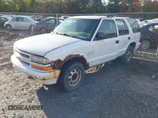 2002 Chevrolet Blazer LS с VIN 1GNDT13W72K220782, выставлен на аукционе IAAI как лот 43457294 с пробегом 33 677 миль миль и . История ставок и продаж доступна на DreamBid. Изображение 2.