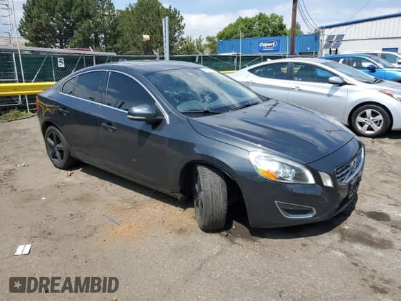 2013 Volvo S60 T5 с VIN YV1612FH9D2200699, выставлен на аукционе Copart как лот 69029905 с пробегом 109 102 миль миль и Списание • Salvage title. История ставок и продаж доступна на DreamBid. Изображение 4.