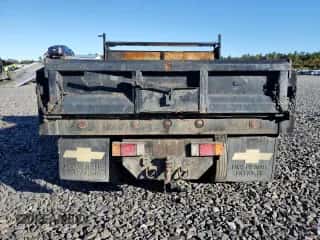 2003 Chevrolet Silverado 3500 z VIN 1GBJK34U63E169142, wystawiony jako Copart lot #74353464 z przebiegiem Nie podano mil oraz Szkoda całkowita • Salvage title. Historia ofert i sprzedaży dostępna na DreamBid. Obrazek 6.