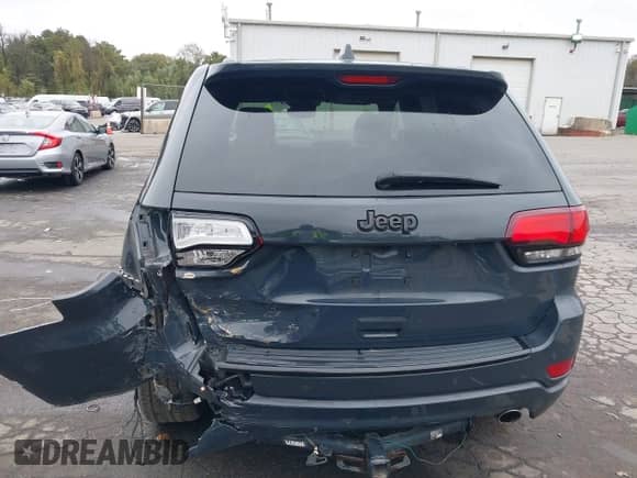 2018 Jeep Grand Cherokee Laredo z VIN 1C4RJFAG7JC206791, wystawiony jako IAAI lot #43425130 z przebiegiem 116 570 mil mil oraz . Historia ofert i sprzedaży dostępna na DreamBid. Obrazek 6.