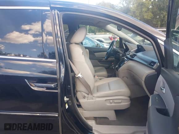 2014 Honda Odyssey Touring с VIN 5FNRL5H98EB096967, выставлен на аукционе IAAI как лот 43307881 с пробегом 131 856 миль миль и . История ставок и продаж доступна на DreamBid. Изображение 5.