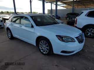 2013 Chrysler 200 Touring with VIN 1C3CCBBG0DN527477, listed as a Copart auction lot 86184075 with 120,113 mi miles and Clean title. Bid and sale history available at DreamBid. Image 4.