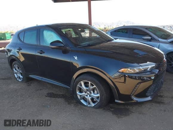 2024 Dodge Hornet R/T Plus с VIN ZACPDFDW3R3A15966, выставлен на аукционе IAAI как лот 42100085 с пробегом 17 818 миль миль и . История ставок и продаж доступна на DreamBid. Изображение 1.