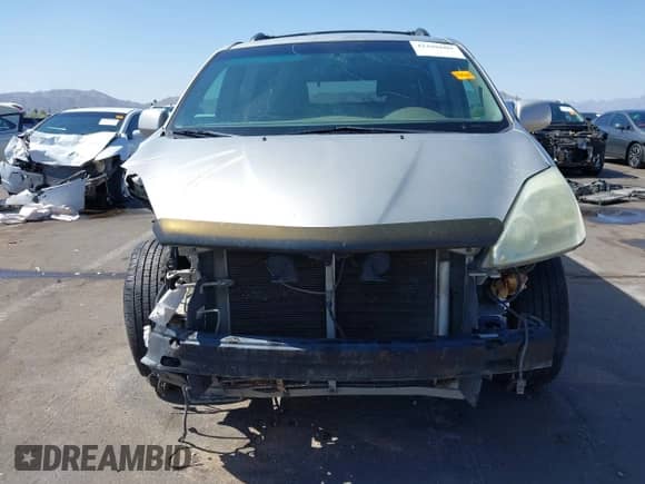 2004 Toyota Sienna XLE z VIN 5TDBA22C04S002570, wystawiony jako IAAI lot #42288609 z przebiegiem 234 932 mil mil oraz . Historia ofert i sprzedaży dostępna na DreamBid. Obrazek 13.