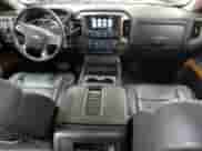 2018 Chevrolet Silverado 2500HD High Country с VIN 1GC1KXEY0JF157645, выставлен на аукционе Copart как лот 68149185 с пробегом 124 791 миль миль и Списание • Salvage title. История ставок и продаж доступна на DreamBid. Изображение 8.