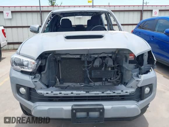 2019 Toyota Tacoma SR5 с VIN 3TMAZ5CN2KM096096, выставлен на аукционе IAAI как лот 42268939 с пробегом 82 935 миль миль и . История ставок и продаж доступна на DreamBid. Изображение 13.