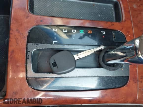 2005 Toyota Camry LE с VIN 4T1BF30K75U085926, выставлен на аукционе IAAI как лот 42957370 с пробегом 194 635 миль миль и . История ставок и продаж доступна на DreamBid. Изображение 11.