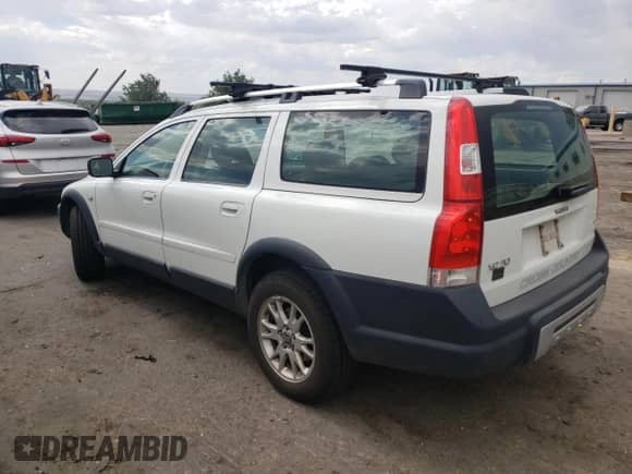 2005 Volvo XC70 with VIN YV1SZ592651185215, listed as a Copart auction lot 60163325 with 106,675 mi miles and Salvage title. Bid and sale history available at DreamBid. Image 2.