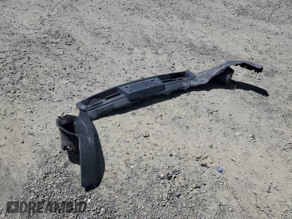 2010 GMC Sierra 1500 SLT с VIN 3GTRKWE32AG124145, выставлен на аукционе Copart как лот 51390735 с пробегом 119 741 миль миль и Списание • Salvage title. История ставок и продаж доступна на DreamBid. Изображение 12.