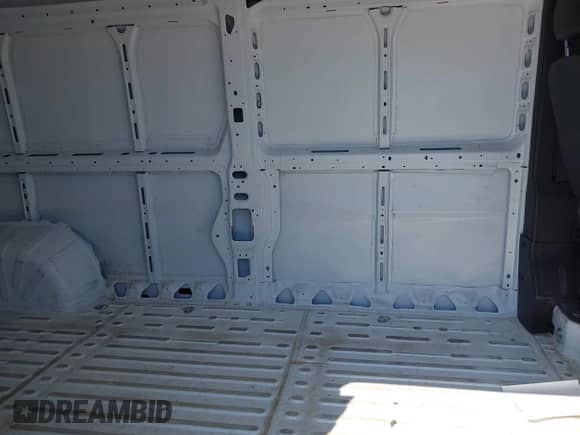 2025 Ram ProMaster Cargo Tradesman с VIN 3C6LRVDG1SE513430, выставлен на аукционе IAAI как лот 42733012 с пробегом 15 336 миль миль и . История ставок и продаж доступна на DreamBid. Изображение 8.