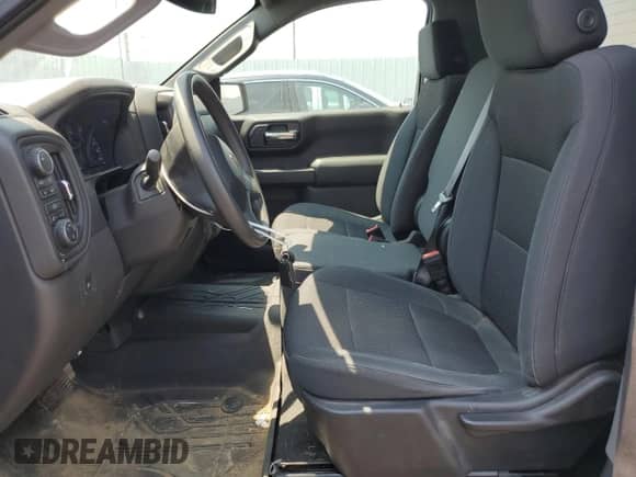 2019 Chevrolet Silverado 1500 Work Truck z VIN 3GCNYAEH5KG224012, wystawiony jako Copart lot #59937305 z przebiegiem 66 092 mil mil oraz Czysty tytuł • Clean title. Historia ofert i sprzedaży dostępna na DreamBid. Obrazek 7.