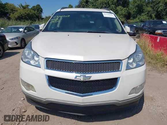 2011 Chevrolet Traverse LTZ z VIN 1GNKVLED3BJ312177, wystawiony jako IAAI lot #43140547 z przebiegiem 172 356 mil mil oraz . Historia ofert i sprzedaży dostępna na DreamBid. Obrazek 6.