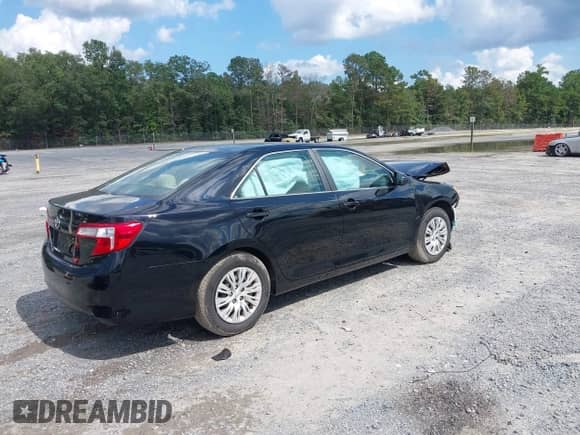 2012 Toyota Camry L z VIN 4T1BF1FKXCU532967, wystawiony jako IAAI lot #43080051 z przebiegiem 167 064 mil mil oraz . Historia ofert i sprzedaży dostępna na DreamBid. Obrazek 4.