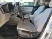 2019 Hyundai Tucson SE z VIN KM8J2CA46KU917145, wystawiony jako Copart lot #82258855 z przebiegiem 104 014 mil mil oraz Szkoda całkowita • Salvage title. Historia ofert i sprzedaży dostępna na DreamBid. Obrazek 7.