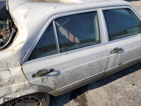 1981 Mercedes-Benz 300 SD с VIN WDBCB20A5BB011416, выставлен на аукционе Copart как лот 66445195 с пробегом 160 520 миль миль и Списание • Salvage title. История ставок и продаж доступна на DreamBid. Изображение 10.