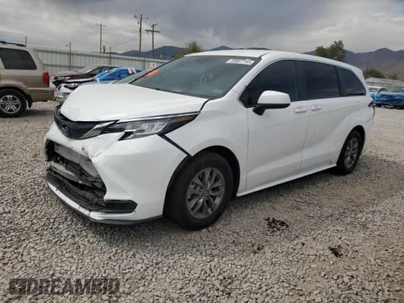 2023 Toyota Sienna LE with VIN 5TDKSKFC5PS089717, listed as a Copart auction lot 69957755 with 8,107 mi miles and Salvage title. Bid and sale history available at DreamBid. Image 1.
