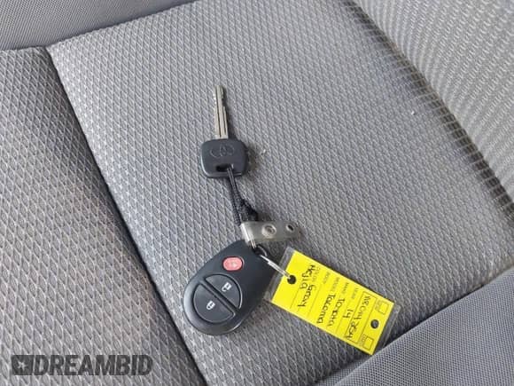 2014 Toyota Tacoma with VIN 5TFUX4EN0EX029652, listed as a IAAI auction lot 42150630 with 208,098 mi miles and . Bid and sale history available at DreamBid. Image 11.