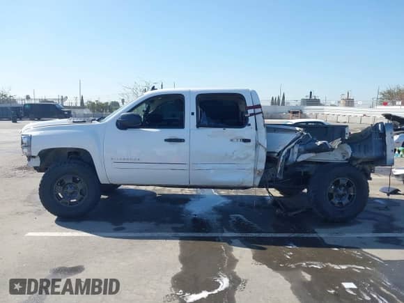 2011 Chevrolet Silverado 1500 LT с VIN 3GCPCSEA1BG296020, выставлен на аукционе IAAI как лот 41825565 с пробегом 225 006 миль миль и . История ставок и продаж доступна на DreamBid. Изображение 15.