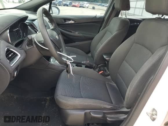 2017 Chevrolet Cruze LT z VIN 1G1BD5SMXH7168881, wystawiony jako Copart lot #68350605 z przebiegiem 76 139 mil mil oraz Szkoda całkowita • Salvage title. Historia ofert i sprzedaży dostępna na DreamBid. Obrazek 7.