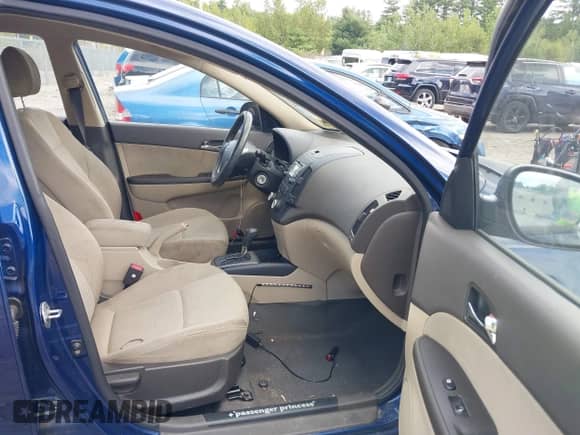 2012 Hyundai Elantra SE z VIN KMHDC8AE3CU158570, wystawiony jako IAAI lot #42687828 z przebiegiem Nie podano mil oraz . Historia ofert i sprzedaży dostępna na DreamBid. Obrazek 5.