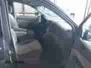 2008 Toyota Sienna LE z VIN 5TDZK23C08S146054, wystawiony jako IAAI lot #43534977 z przebiegiem 125 602 mil mil oraz . Historia ofert i sprzedaży dostępna na DreamBid. Obrazek 5.