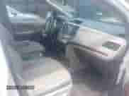 2014 Toyota Sienna XLE с VIN 5TDYK3DC2ES517663, выставлен на аукционе IAAI как лот 42171862 с пробегом 143 447 миль миль и . История ставок и продаж доступна на DreamBid. Изображение 5.