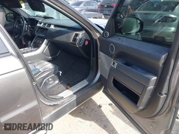 2017 Land Rover Range Rover Sport HSE Dynamic with VIN SALWV2FVXHA162971, listed as a IAAI auction lot 42723859 with 89,900 mi miles and . Bid and sale history available at DreamBid. Image 5.