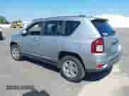 2016 Jeep Compass Latitude z VIN 1C4NJCEA2GD735121, wystawiony jako IAAI lot #43277501 z przebiegiem 162 363 mil mil oraz . Historia ofert i sprzedaży dostępna na DreamBid. Obrazek 3.