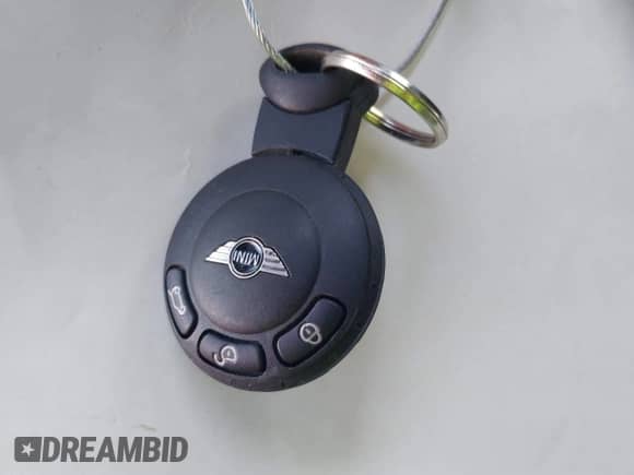 2010 MINI Hardtop with VIN WMWMF3C53ATZ64405, listed as a IAAI auction lot 42673213 with 135,765 mi miles and . Bid and sale history available at DreamBid. Image 11.