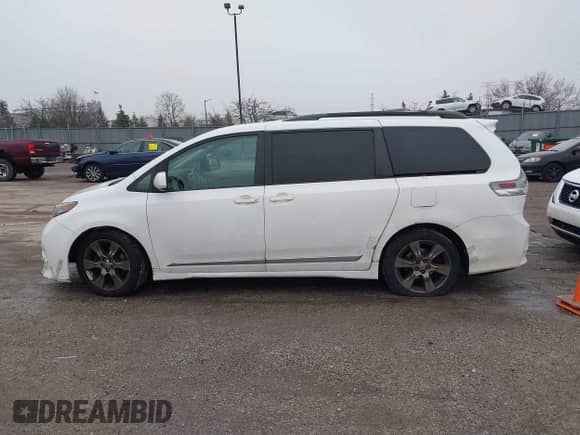 2011 Toyota Sienna SE with VIN 5TDXK3DC0BS122811, listed as a IAAI auction lot 41491159 with 337,201 mi miles and . Bid and sale history available at DreamBid. Image 14.