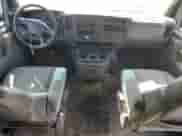2003 Chevrolet City Express Cargo с VIN 1GNFH15T131147106, выставлен на аукционе Copart как лот 70423414 с пробегом 229 037 миль миль и Списание • Salvage title. История ставок и продаж доступна на DreamBid. Изображение 8.