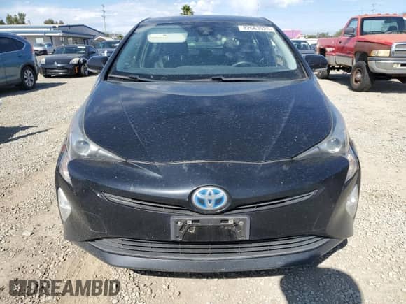 2016 Toyota Prius Three z VIN JTDKARFU2G3023521, wystawiony jako Copart lot #82663925 z przebiegiem 182 689 mil mil oraz Czysty tytuł • Clean title. Historia ofert i sprzedaży dostępna na DreamBid. Obrazek 5.