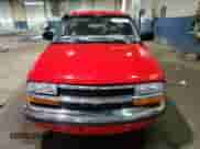 1999 Chevrolet S-10 z VIN 1GCCS14X6X8191729, wystawiony jako Copart lot #42789955 z przebiegiem 169 999 mil mil oraz Szkoda całkowita • Salvage title. Historia ofert i sprzedaży dostępna na DreamBid. Obrazek 5.