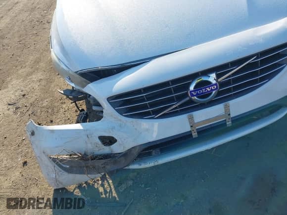 2015 Volvo S60 T5 Drive-E Premier with VIN YV140MFB1F2305578, listed as a IAAI auction lot 41417997 with 114,546 mi miles and . Bid and sale history available at DreamBid. Image 6.