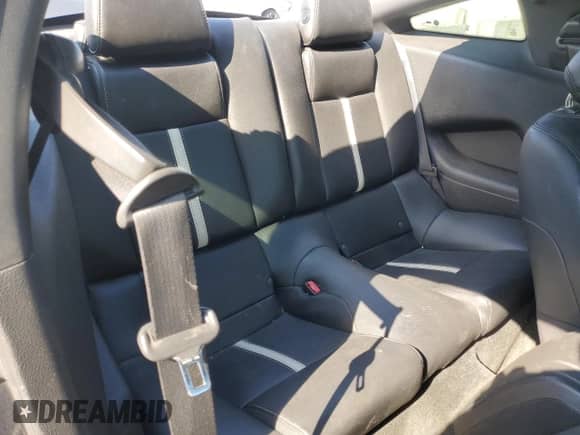2013 Ford Mustang GT Premium z VIN 1ZVBP8CF4D5268350, wystawiony jako Copart lot #83868615 z przebiegiem 108 706 mil mil oraz Szkoda całkowita • Salvage title. Historia ofert i sprzedaży dostępna na DreamBid. Obrazek 10.