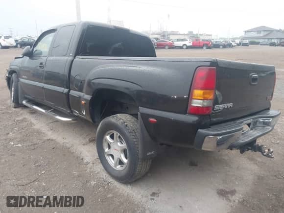 2002 GMC Sierra 1500 Denali z VIN 2GTFK69UX21339224, wystawiony jako IAAI lot #43264760 z przebiegiem 240 363 mil mil oraz . Historia ofert i sprzedaży dostępna na DreamBid. Obrazek 3.