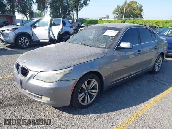 2010 BMW 5 Series 528i z VIN WBANU5C5XAC128449, wystawiony jako IAAI lot #43295875 z przebiegiem 200 645 mil mil oraz . Historia ofert i sprzedaży dostępna na DreamBid. Obrazek 17.