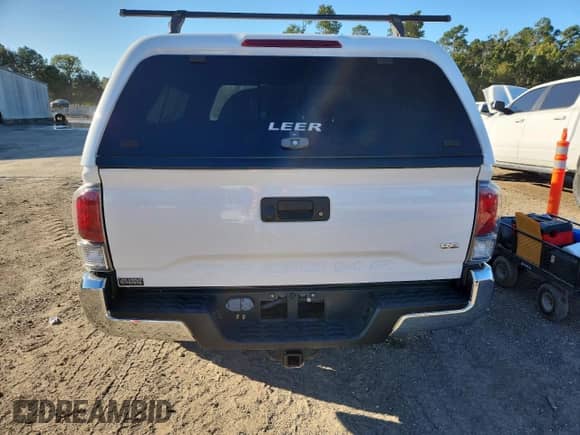 2020 Toyota Tacoma SR5 z VIN 3TMCZ5AN4LM294482, wystawiony jako Copart lot #90620945 z przebiegiem 135 293 mil mil oraz Szkoda całkowita • Salvage title. Historia ofert i sprzedaży dostępna na DreamBid. Obrazek 6.