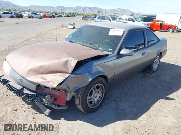 1994 Chevrolet Cavalier z VIN 1G1JC1444R7366488, wystawiony jako IAAI lot #42257431 z przebiegiem Nie podano mil oraz . Historia ofert i sprzedaży dostępna na DreamBid. Obrazek 2.